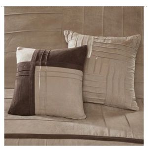 Pair of throw pillows